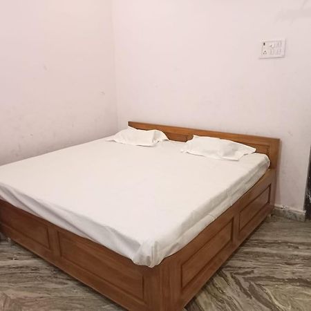Hotel Vaibhav Sadan Dharmsala Ayodhya Zewnętrze zdjęcie