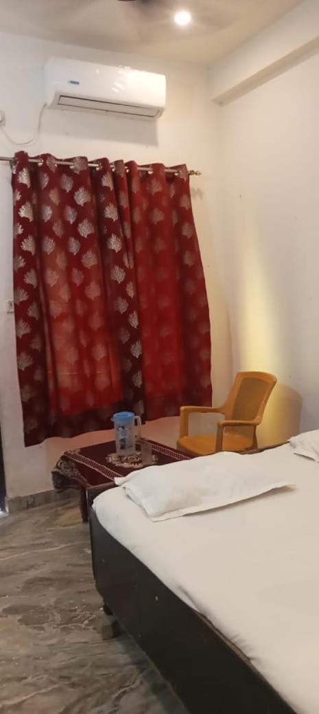 Hotel Vaibhav Sadan Dharmsala Ayodhya Zewnętrze zdjęcie