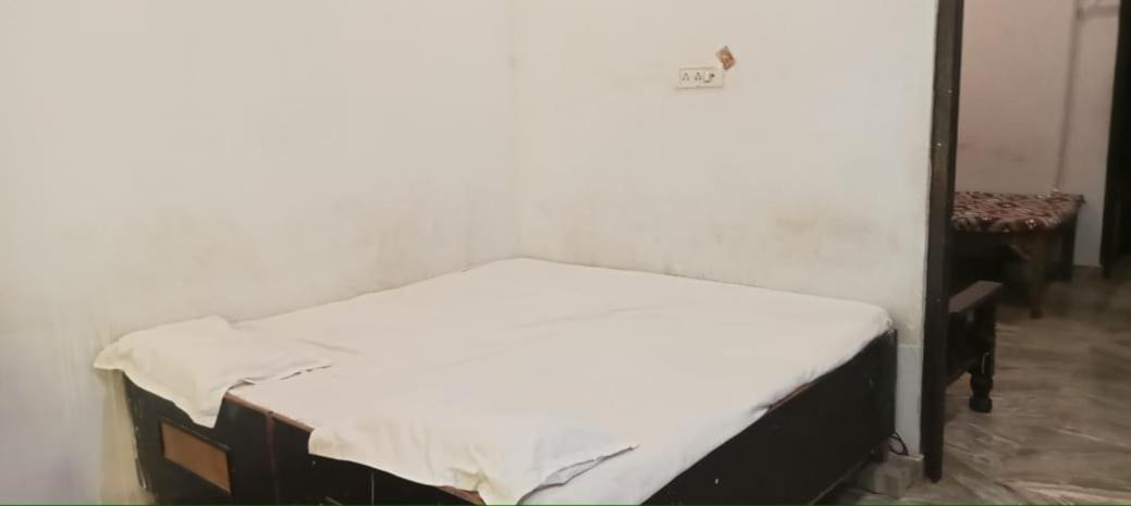 Hotel Vaibhav Sadan Dharmsala Ayodhya Zewnętrze zdjęcie