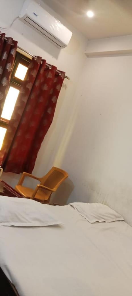 Hotel Vaibhav Sadan Dharmsala Ayodhya Zewnętrze zdjęcie