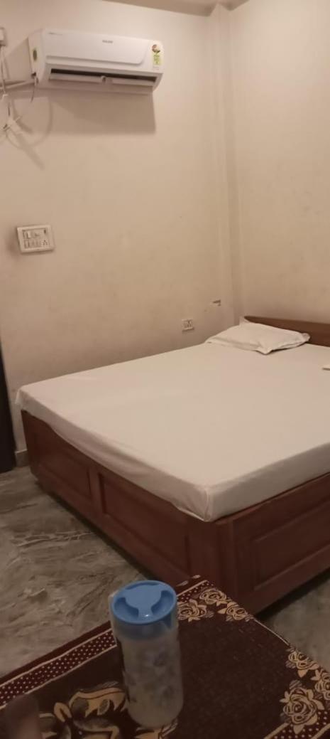 Hotel Vaibhav Sadan Dharmsala Ayodhya Zewnętrze zdjęcie
